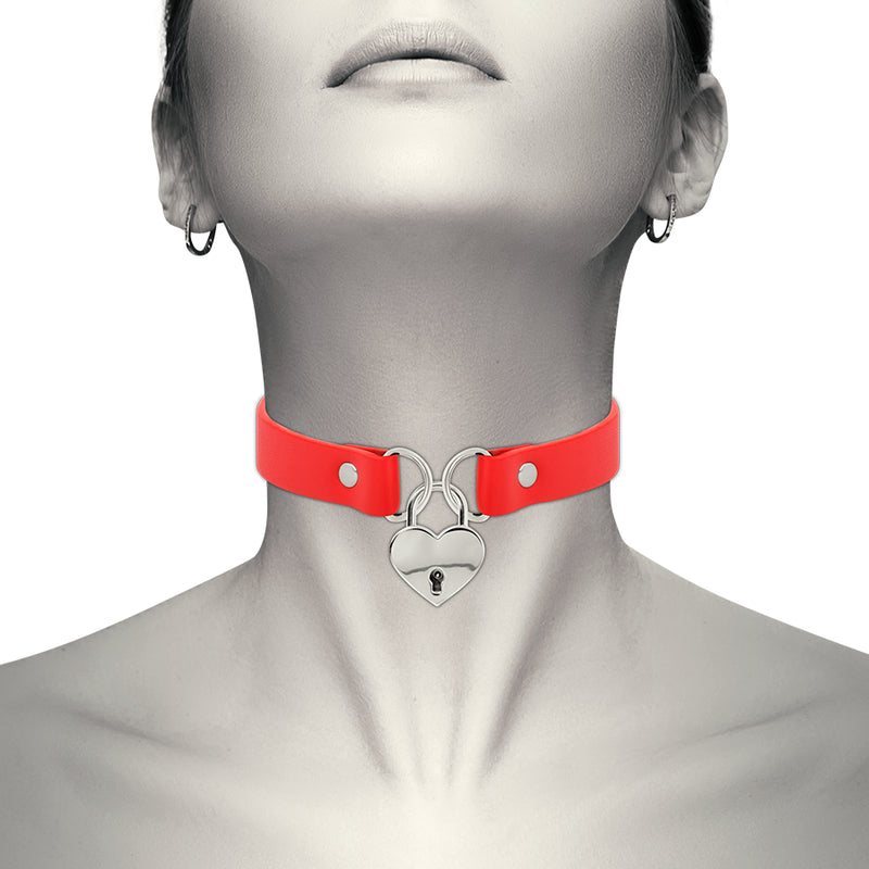 COQUETTE CHIC DESIRE COLLAR CUERO VEGANO ROJO ACCESORIO CORAZoN CON LLAVE